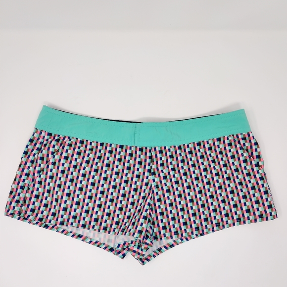 Women's Volcom Board Shorts Size 3 Checkered - Picture 1 of 5
